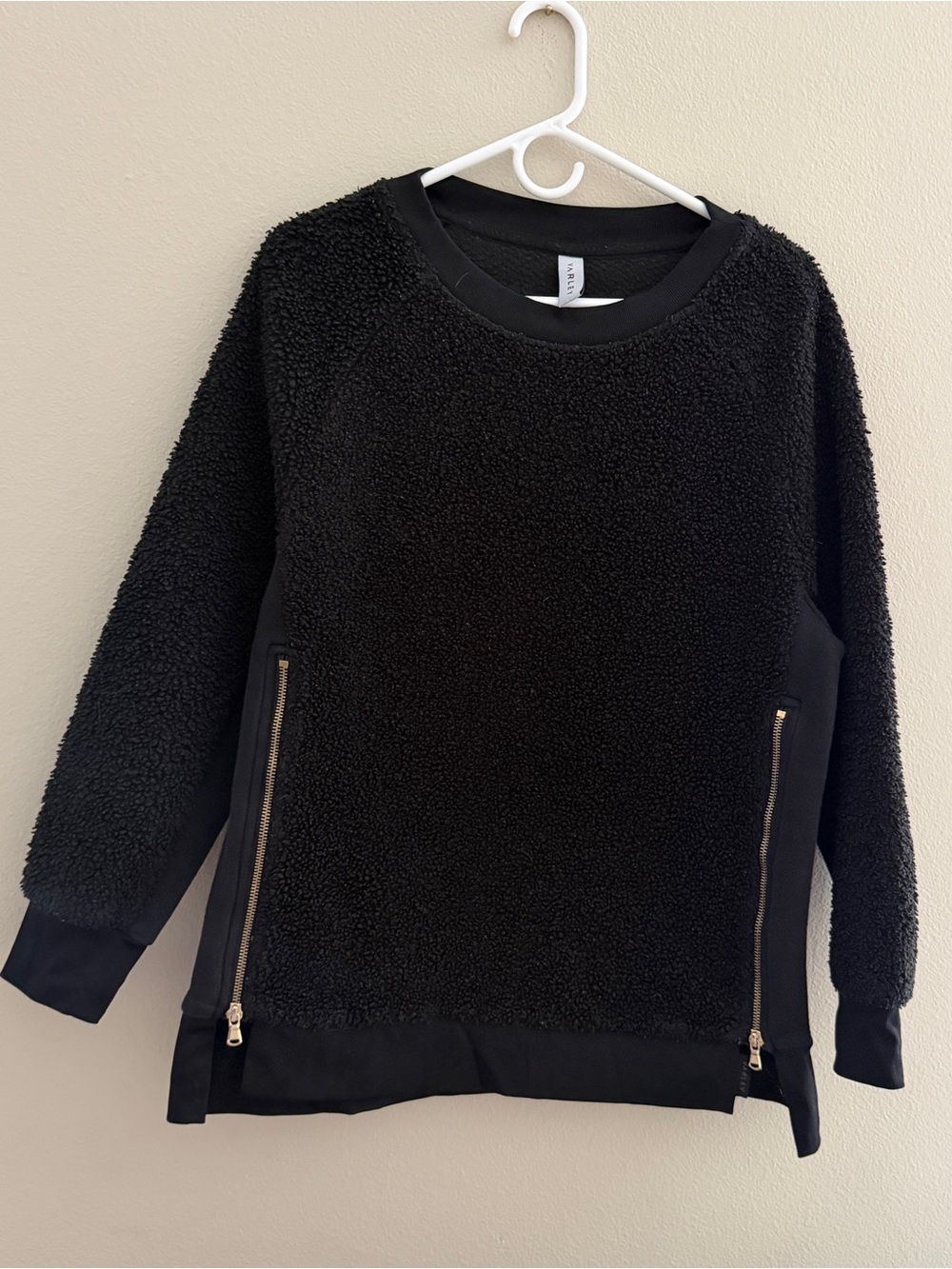 Varley Oakden Sherpa Teddy Pullover
S black
